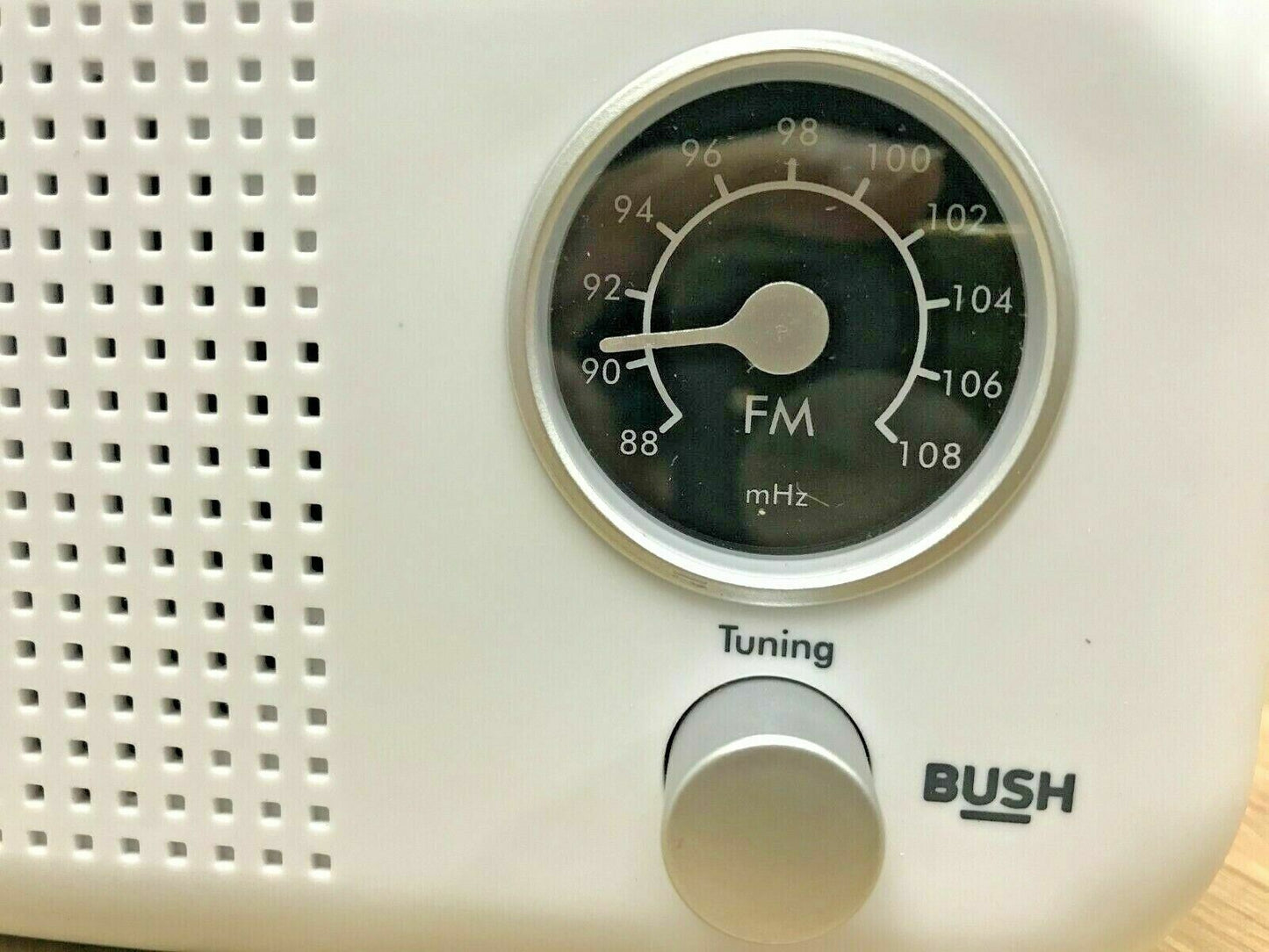 Bush Classic Mini Retro Portable FM Tuner Travel Radio Mono speaker Battery life