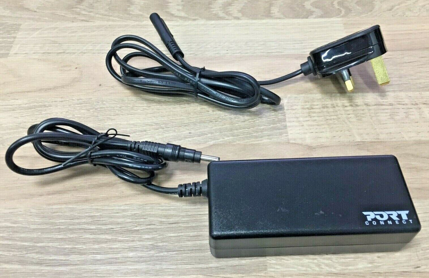 Replacement Port Connect Universal 65W Laptop Power Supply AC adaptor Notebook