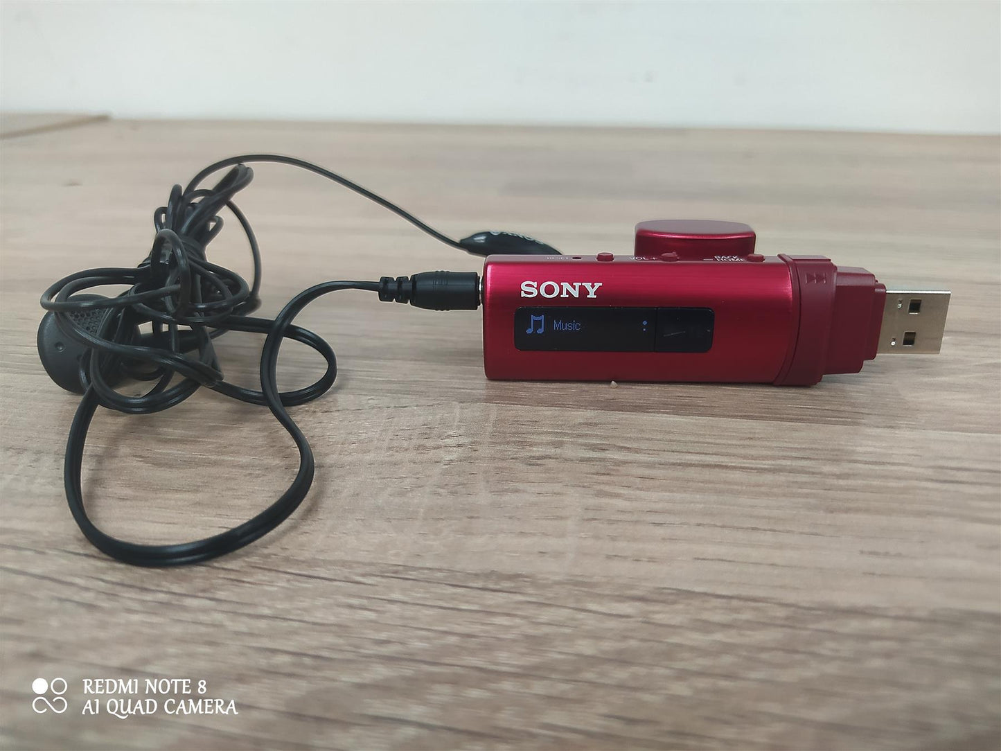 SONY NWZ-B183 SERIES AUDIO WALKMAN DIGITAL MUSIC MP3 WMA PLAYER RED