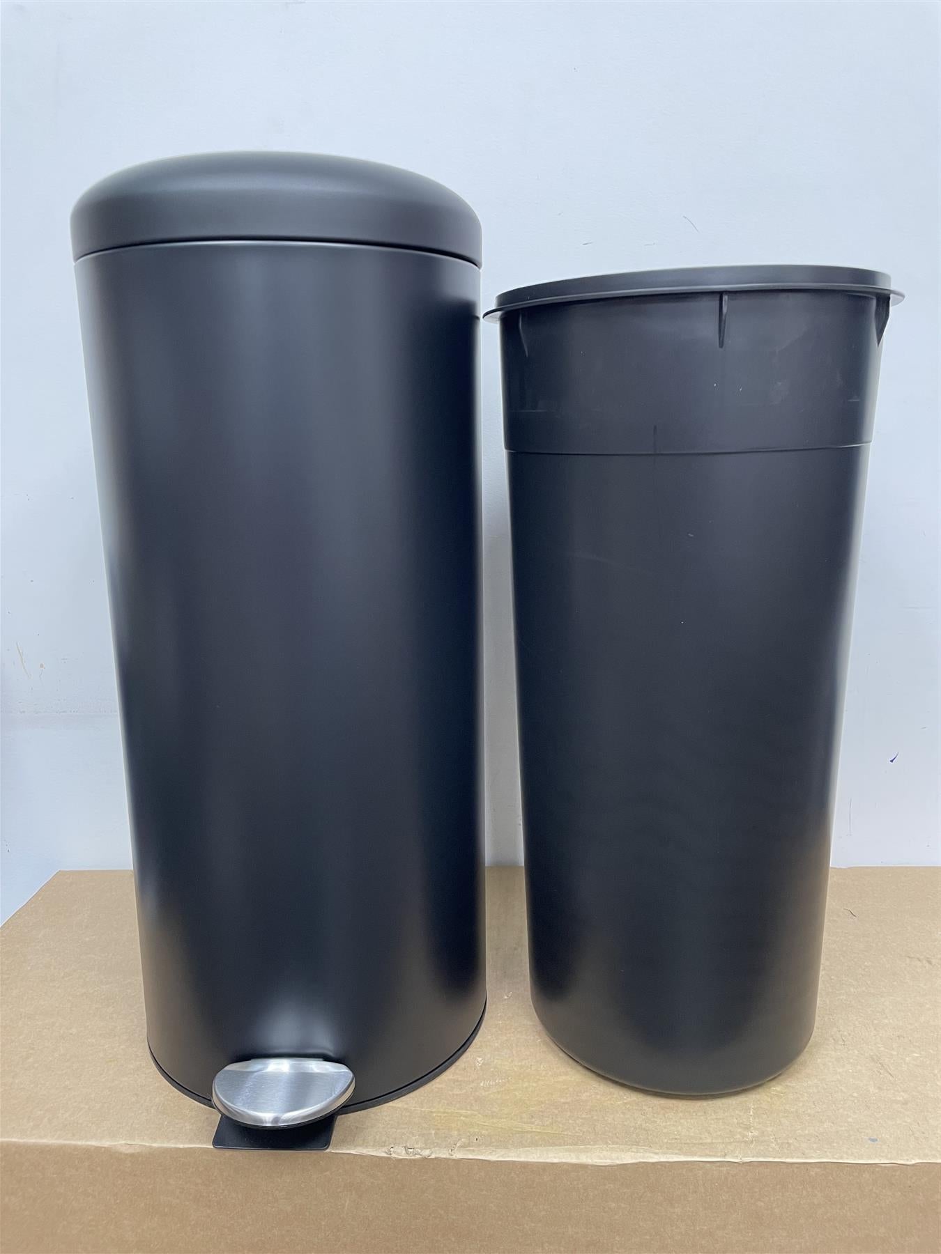 Habitat 30Litre Kitchen Foot Pedal Recycling Bin Removeable Inner Bucket- Black