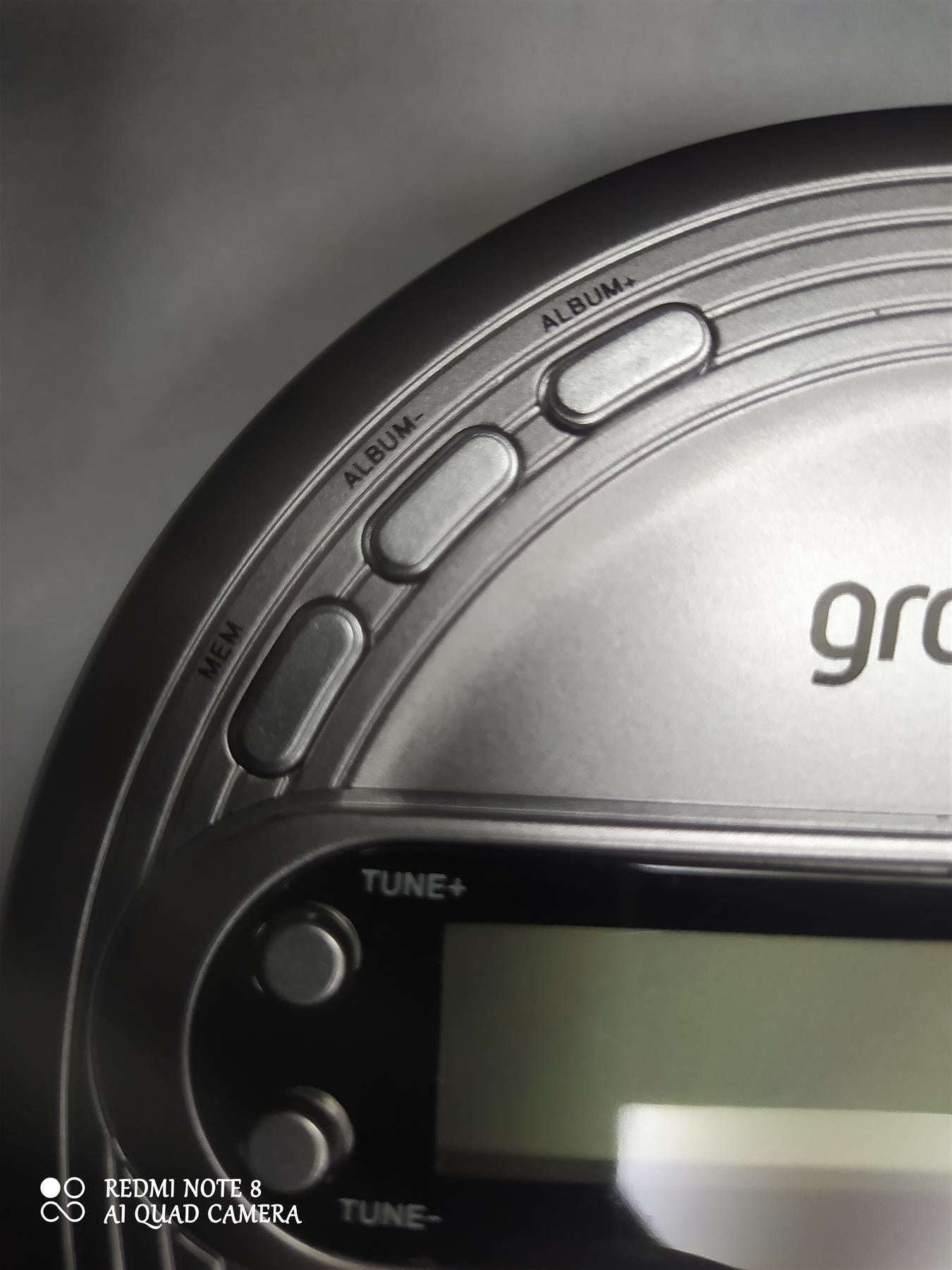 Groov-e Retro Personal CD Player MP3 playback radio Silver FM LCD Display