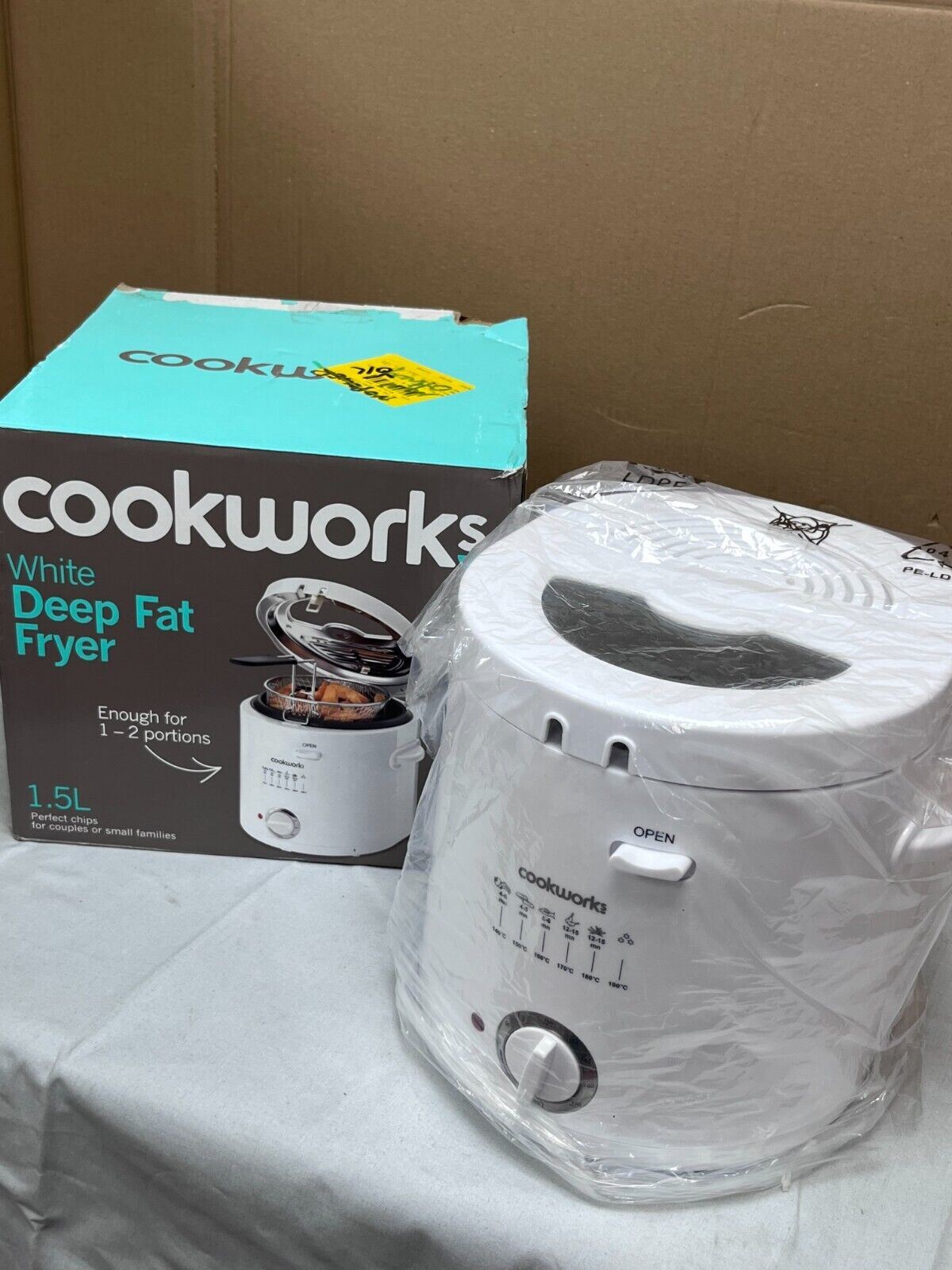 Cookworks 1.5L Deep Food Fat Fryer Non-stick Coating Safety Cut Out White