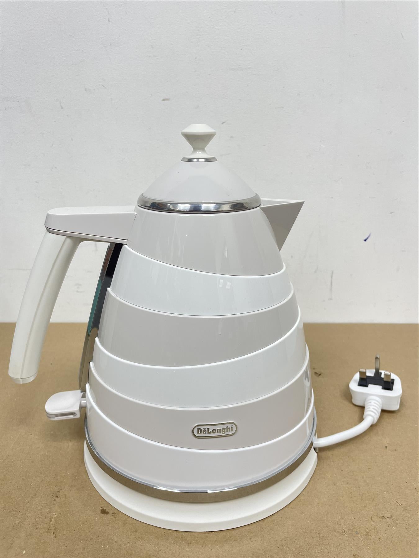 De'Longhi Avvolta Kettle-White & Grey Electric kettle Cordless Stylish kettle