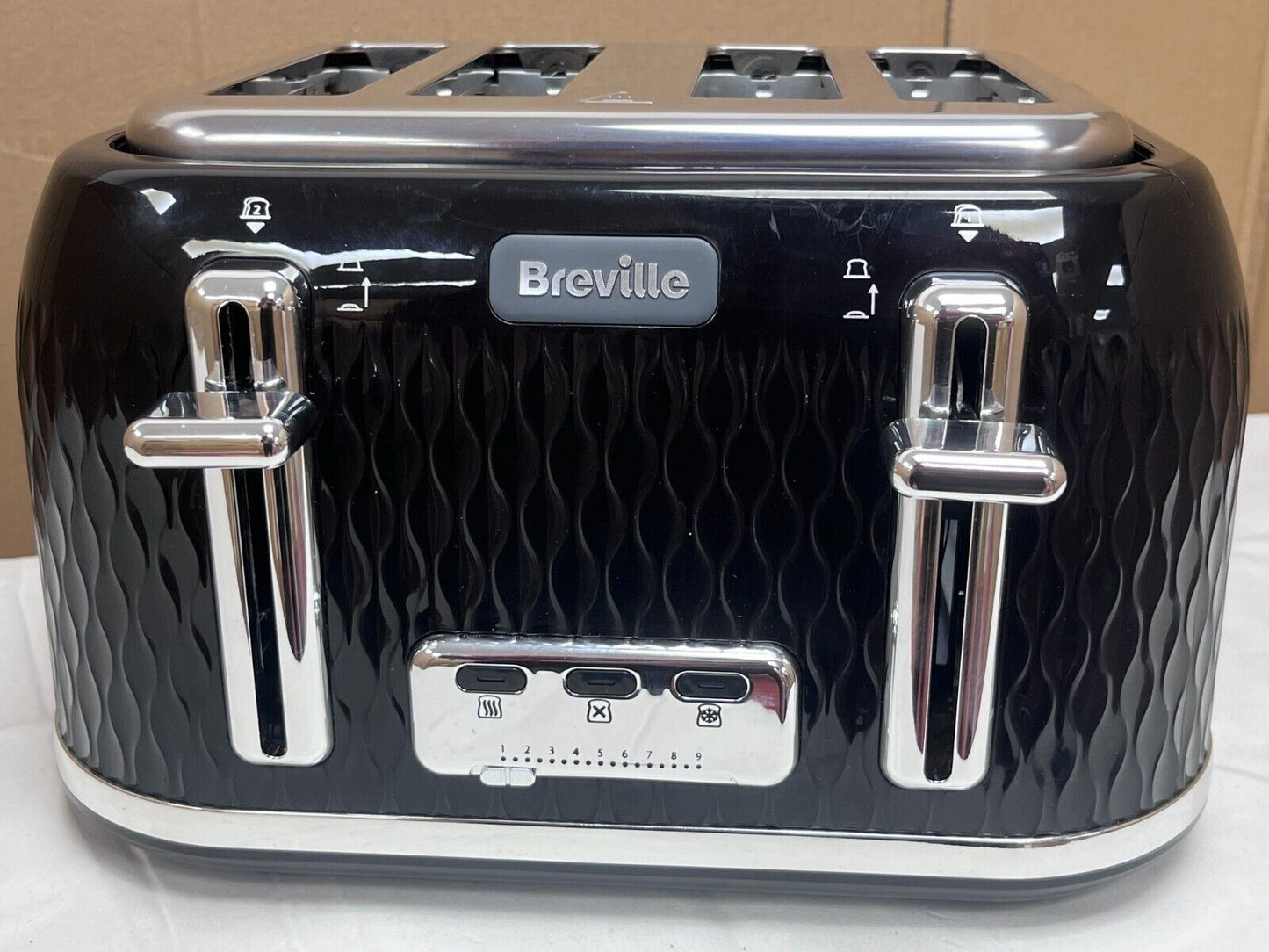 Breville VTR013 Curve 4 Slice Toaster Extra Wide Bagel Slots - Black and Chrome