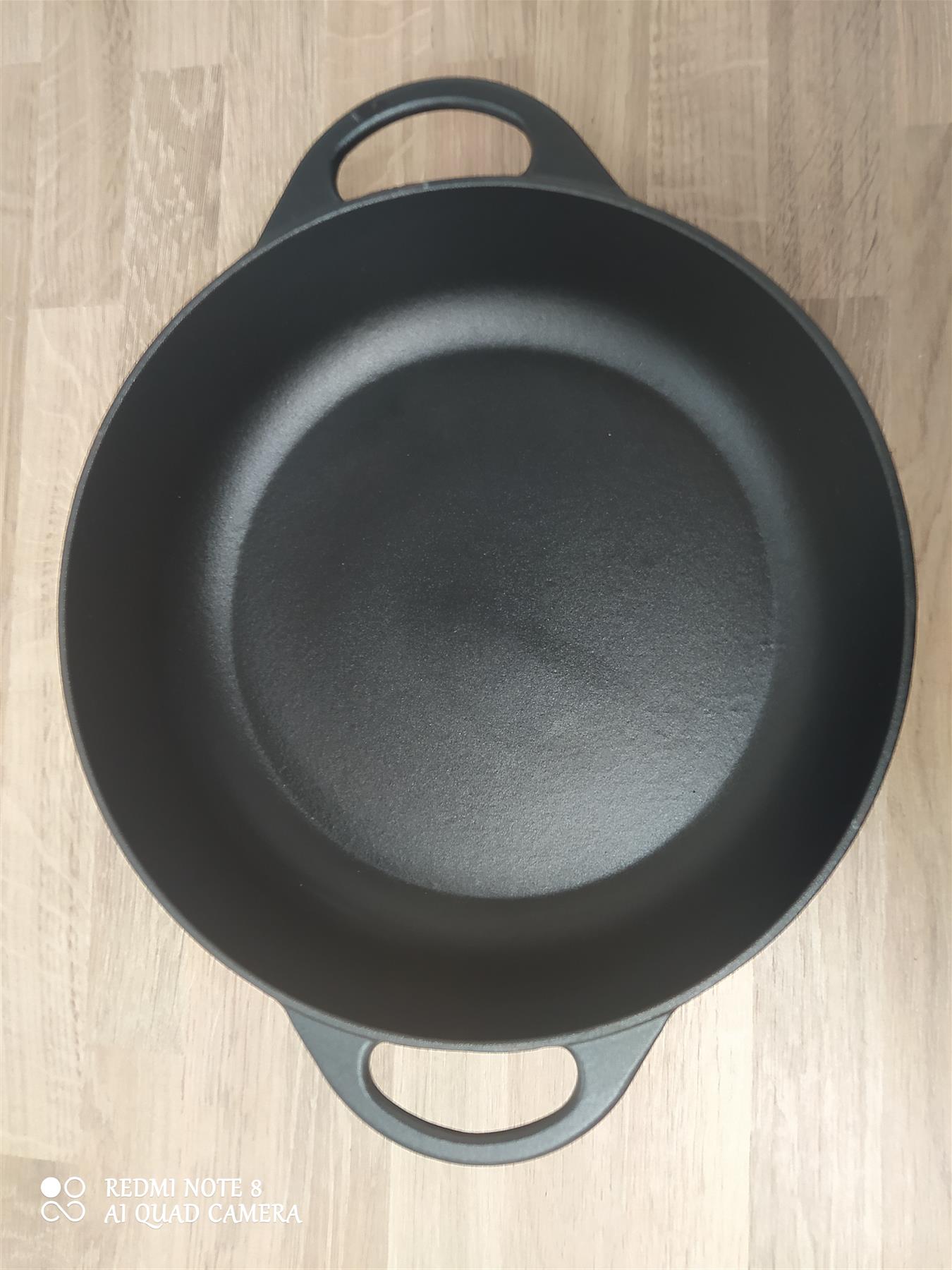 Habitat Cast Iron Casserole Dish 4 Litre Round Shallow Black with Lid all hobs