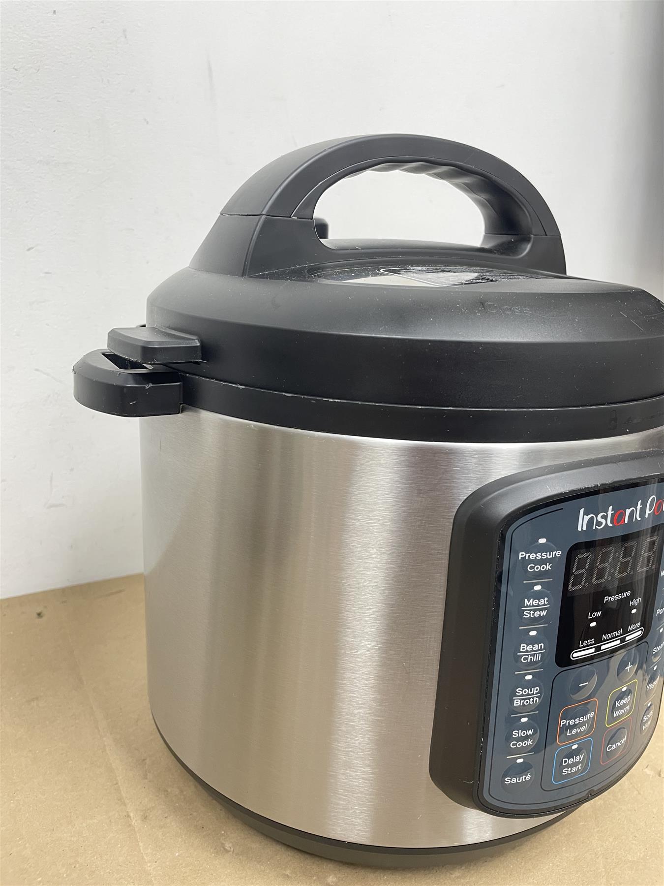 Instant Pot Electric pressure cooker 5.7L duo SV 60